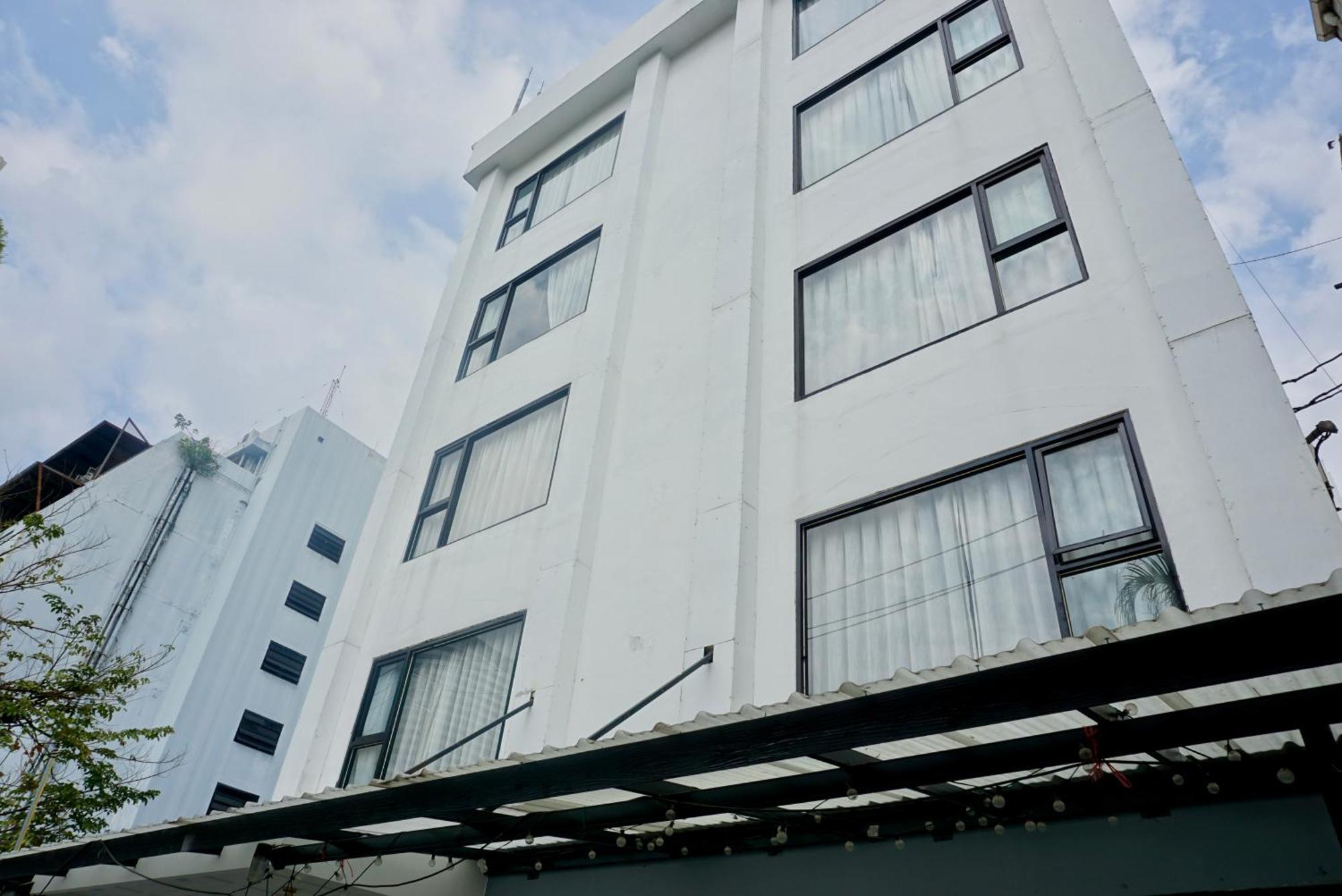 Hash Silom @ Silom Soi 3 Апартаменты Бангкок